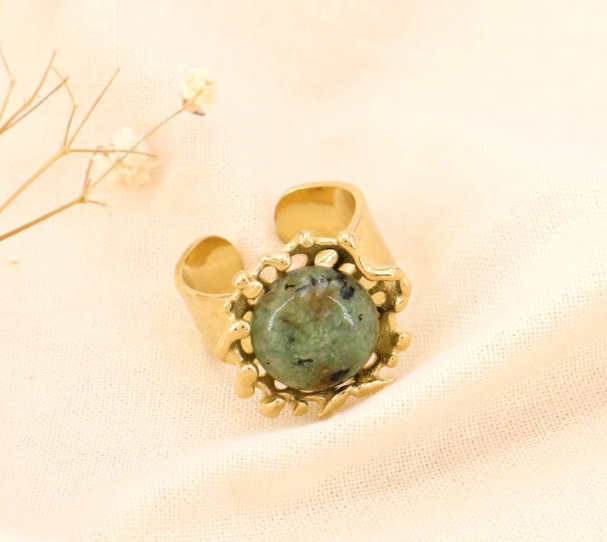 Stainless steel ring crown green stone